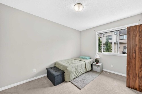 53 Everhollow Park Sw, Calgary, AB - Indoor Photo Showing Bedroom