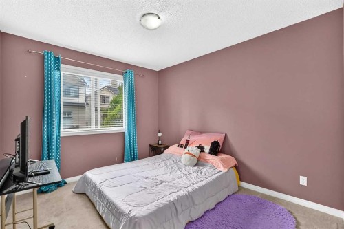 53 Everhollow Park Sw, Calgary, AB - Indoor Photo Showing Bedroom