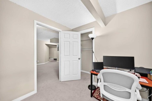 53 Everhollow Park Sw, Calgary, AB - Indoor