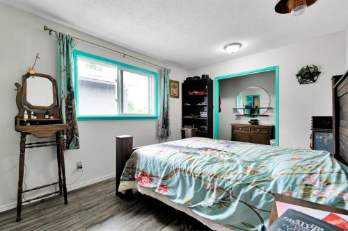 3722 Dover Ridge Drive Se, Calgary, AB - Indoor Photo Showing Bedroom
