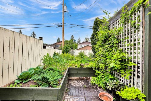 3722 Dover Ridge Drive Se, Calgary, AB - Outdoor