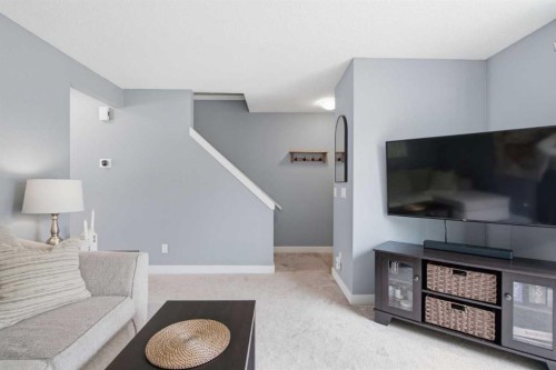 237 Deerpoint Lane Se, Calgary, AB 