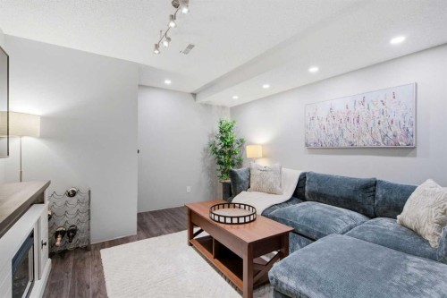 237 Deerpoint Lane Se, Calgary, AB 