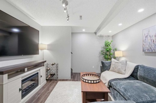 237 Deerpoint Lane Se, Calgary, AB 
