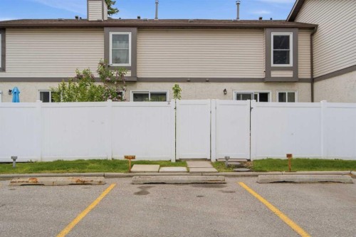 237 Deerpoint Lane Se, Calgary, AB 