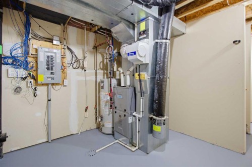 3032 New Brighton Gardens Se, Calgary, AB - Indoor Photo Showing Basement