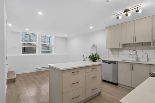 461 Cranbrook Square Se, Calgary, AB - Indoor Photo Showing Kitchen