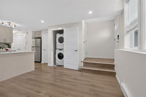 461 Cranbrook Square Se, Calgary, AB - Indoor Photo Showing Laundry Room