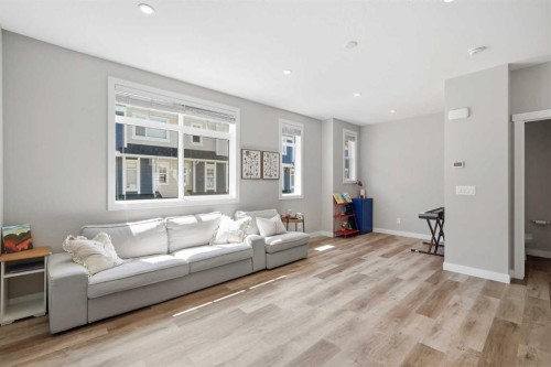 312 Wentworth Row Sw, Calgary, AB - Indoor Photo Showing Other Room