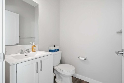 312 Wentworth Row Sw, Calgary, AB - Indoor Photo Showing Bathroom