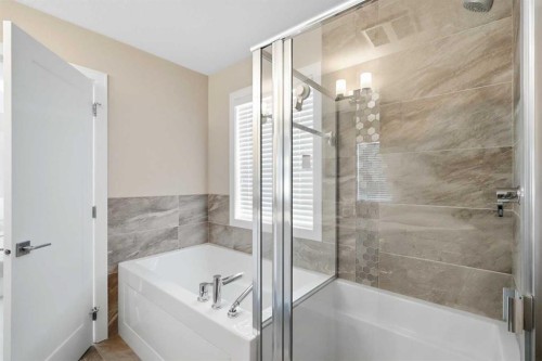 312 Wentworth Row Sw, Calgary, AB - Indoor Photo Showing Bathroom