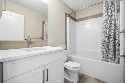 312 Wentworth Row Sw, Calgary, AB - Indoor Photo Showing Bathroom
