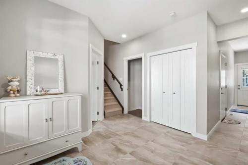312 Wentworth Row Sw, Calgary, AB - Indoor Photo Showing Other Room