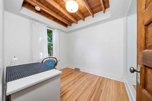 3222 1 Street Ne, Calgary, AB - Indoor Photo Showing Other Room