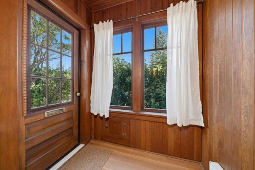 3222 1 Street Ne, Calgary, AB - Indoor Photo Showing Other Room