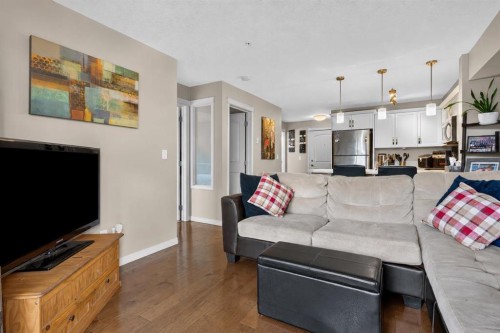 204-406 Cranberry Park Se, Calgary, AB - Indoor Photo Showing Living Room