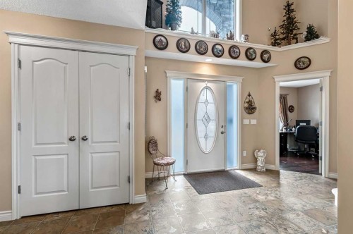 43 Sheep River Heights, Okotoks, AB - Indoor Photo Showing Other Room