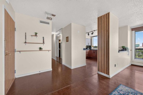 1607-145 Point Drive Nw, Calgary, AB - Indoor Photo Showing Other Room