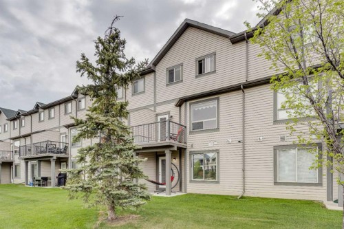 212 Bayside Point Sw, Airdrie, AB - Outdoor
