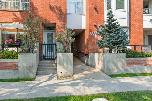 405-880 Centre Avenue Ne, Calgary, AB - Outdoor