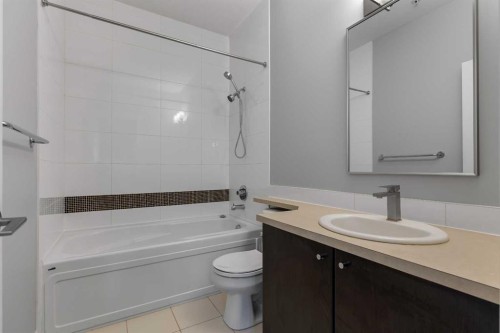 405-880 Centre Avenue Ne, Calgary, AB - Indoor Photo Showing Bathroom