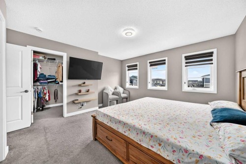 59 Corner Meadows Villas Ne, Calgary, AB - Indoor Photo Showing Bedroom