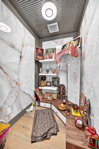 59 Corner Meadows Villas Ne, Calgary, AB - Indoor Photo Showing Other Room