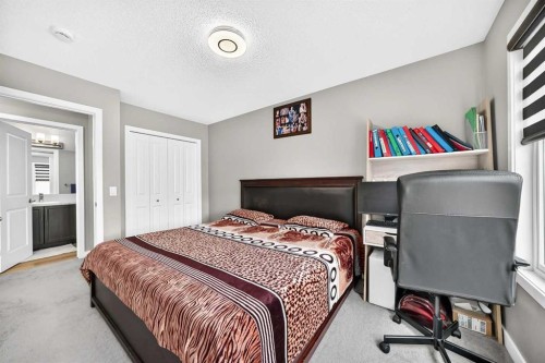 59 Corner Meadows Villas Ne, Calgary, AB - Indoor Photo Showing Bedroom