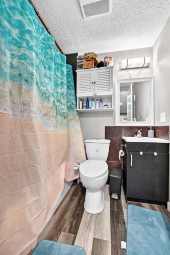59 Corner Meadows Villas Ne, Calgary, AB - Indoor Photo Showing Bathroom