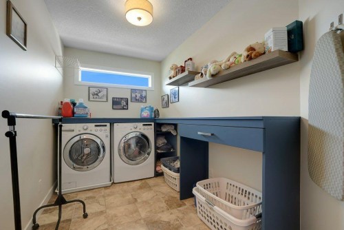 117 Marina Bay, Chestermere, AB - Indoor Photo Showing Laundry Room
