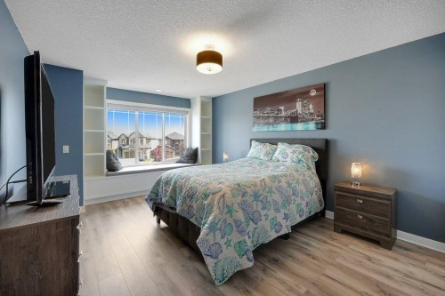 117 Marina Bay, Chestermere, AB - Indoor Photo Showing Bedroom