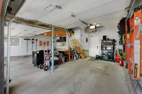117 Marina Bay, Chestermere, AB - Indoor Photo Showing Garage