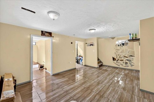 219 Penworth Drive Se, Calgary, AB - Indoor Photo Showing Other Room
