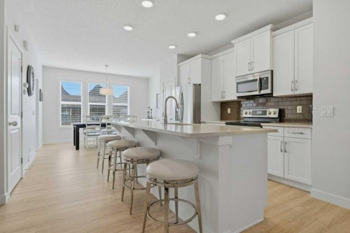 86 Marquis Common Se, Calgary, AB - Indoor Photo Showing Kitchen With Upgraded Kitchen