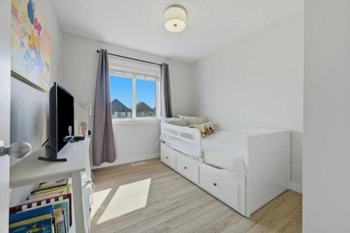 86 Marquis Common Se, Calgary, AB - Indoor Photo Showing Bedroom