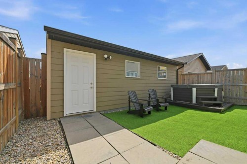 86 Marquis Common Se, Calgary, AB - Outdoor With Exterior