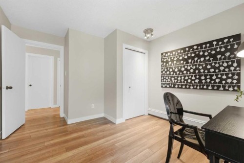 122-860 Midridge Drive Se, Calgary, AB - Indoor