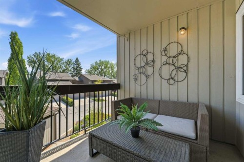 122-860 Midridge Drive Se, Calgary, AB -  With Exterior