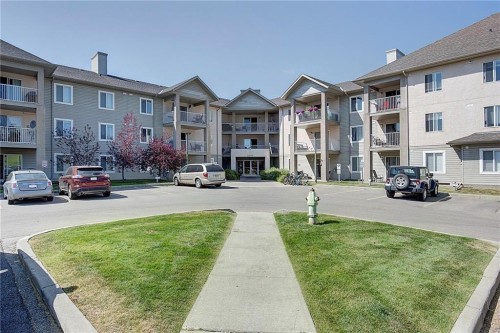 216-2000 Citadel Meadow Point Nw, Calgary, AB - Outdoor With Facade