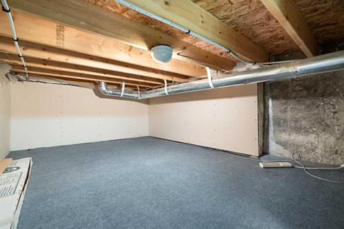 2712 Conrad Drive Nw, Calgary, AB - Indoor Photo Showing Garage