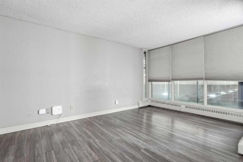 406-145 Point Drive Nw, Calgary, AB - Indoor Photo Showing Other Room