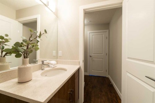 403-607 17 Avenue Nw, Calgary, AB - Indoor Photo Showing Bathroom