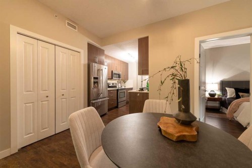 403-607 17 Avenue Nw, Calgary, AB - Indoor Photo Showing Other Room