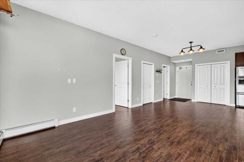 403-607 17 Avenue Nw, Calgary, AB - Indoor Photo Showing Other Room