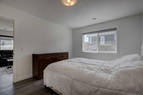 320 Whispering Way, Vulcan, AB - Indoor Photo Showing Bedroom
