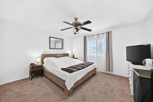 286 Prestwick Circle Se, Calgary, AB - Indoor Photo Showing Bedroom