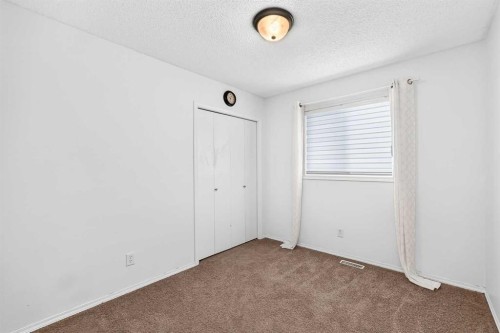 286 Prestwick Circle Se, Calgary, AB - Indoor Photo Showing Other Room
