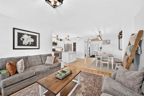 286 Prestwick Circle Se, Calgary, AB - Indoor Photo Showing Living Room