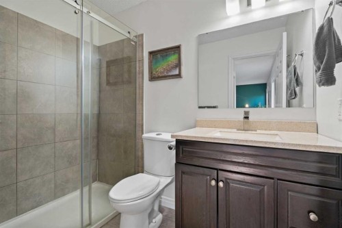 31 Mt Aberdeen Grove Se, Calgary, AB - Indoor Photo Showing Bathroom
