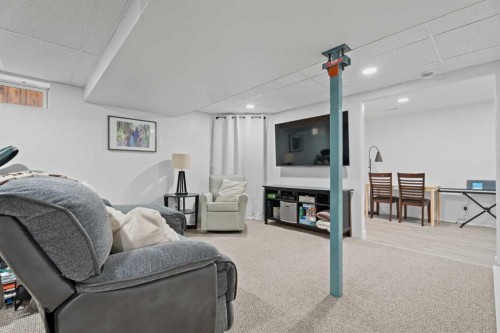 31 Mt Aberdeen Grove Se, Calgary, AB - Indoor